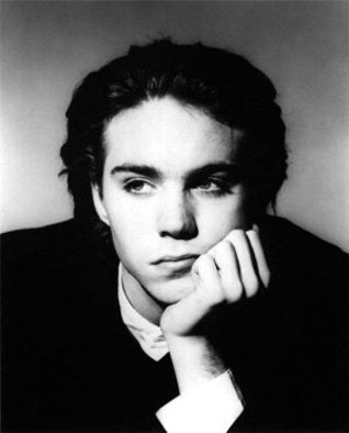 Happy birthday to this sweet man
jonathan brandis, gone but not forgotten. 