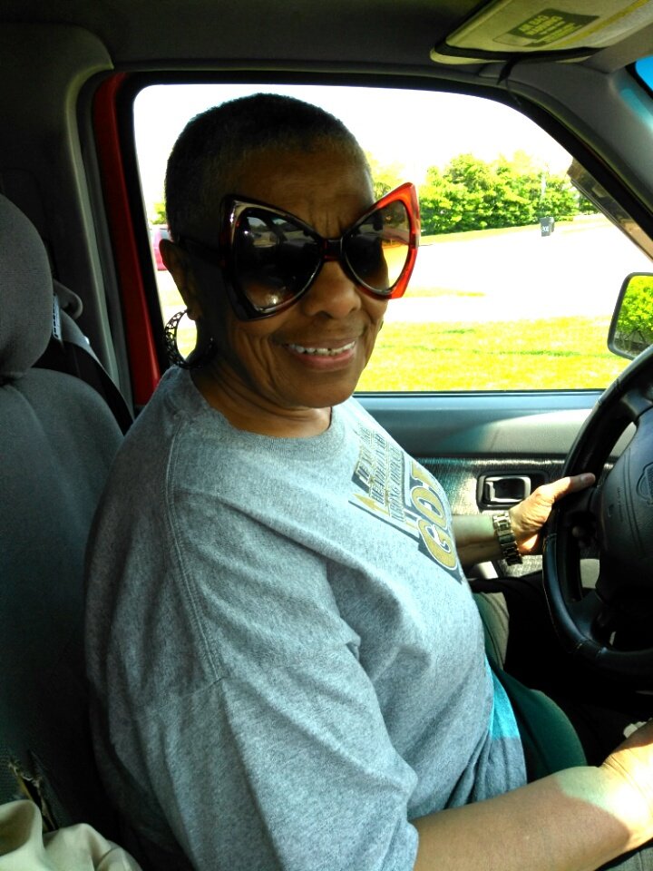 IAMPOETRY22's tweet photo. Uh huhhh! My grandmother is acting brand new cause she got a haircut 💇💇💇😂😂😘 #gogram #79 https://t.co/SxElvsMda7