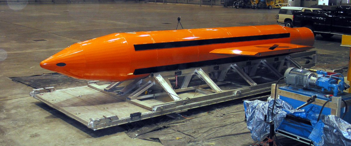 U.S. Drops Largest Non-Nuclear Bomb Ever on ISIS C9TvWmWUwAAdMCI