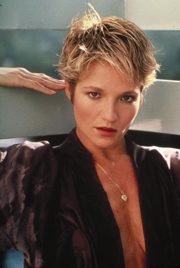 Happy birthday Ellen Barkin! 