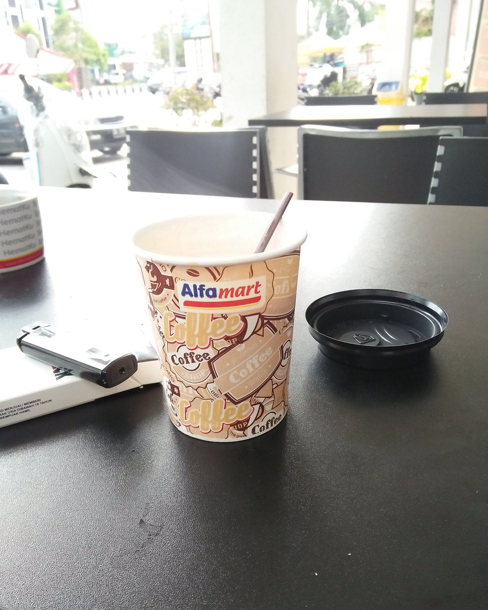 sadamcabe's tweet photo. Secangkir kopi d pagi hari https://t.co/SgDWoIX7e6