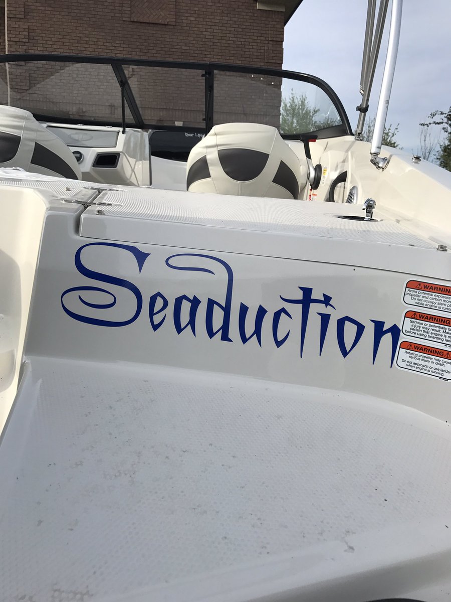 stopspinskydvng's tweet photo. Look who made it out of hibernation! Time to give her a bath! #Seaduction https://t.co/SOpHNtVJis