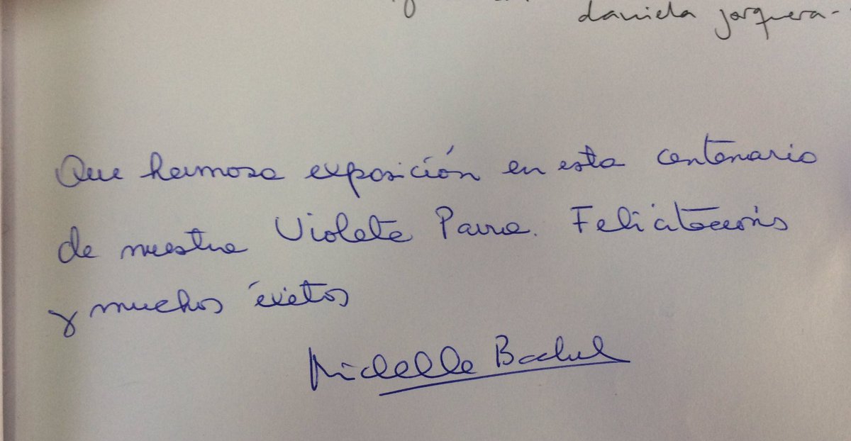 Gracias presidenta <a href="/mbachelet/">Michelle Bachelet</a> por su visita y en especial sus comentarios a nuestra exposición de Violeta Parra. Nos alegra le haya gustado!