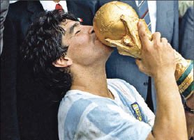 Hoy es el día internacional del beso. Este es el mejor beso que dí en mi vida. 
Mandame cuál fue el tuyo?