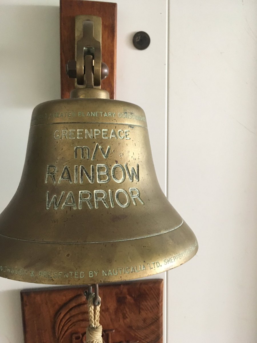 GreenpeaceArg's tweet photo. La visita al @gp_warrior está llena de aventuras e historias increíbles. MIRA algunos de los objetos con historia que vas a ver. #RainbowBA🌈 https://t.co/h65od2TAdm