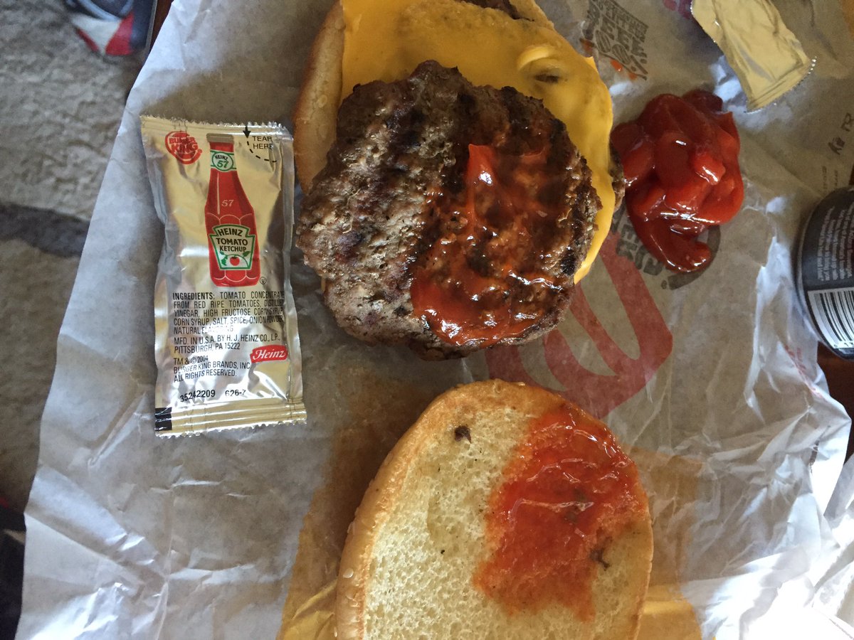 FDNY208's tweet photo. @BurgerKing its bad enough your burgers are barely bigger than a ketchup packet but only 1 slice of cheese on a Dbl cheeseburger. come on https://t.co/P9WY3024xy