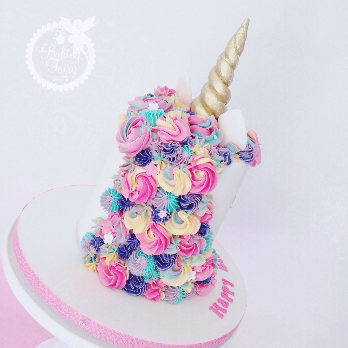 the_bakingfairy's tweet photo. Finally my turn to make the magical unicorn cake! I could make these every day! Rainbow layers inside 🌈🦄🌈🦄🌈🦄 #cake #dealkent https://t.co/4ktsBuDyWm