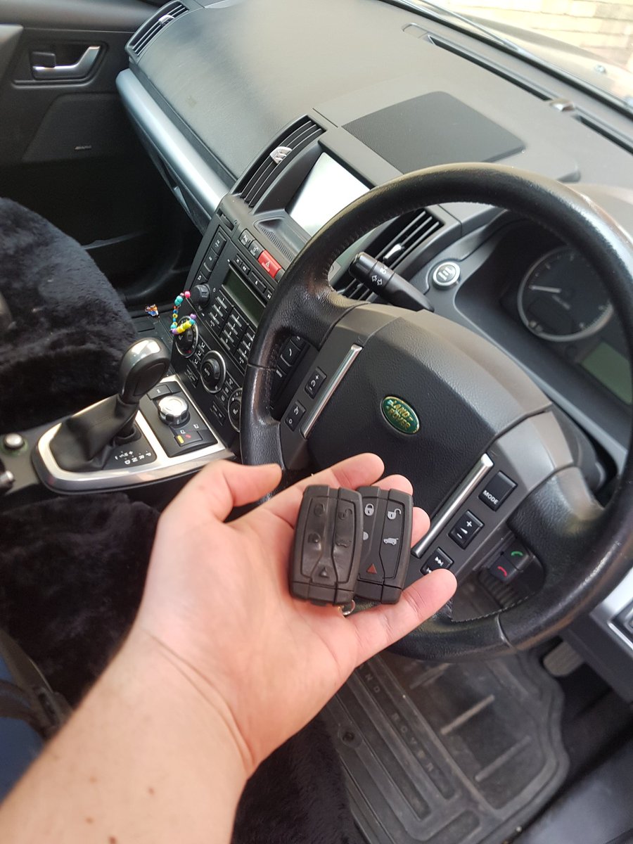 RapidCarKeys's tweet photo. Spare key for a 2009 land rover freelander and a 2002 Honda civic and a Citroen c3 2014.. #getaspare https://t.co/JIgUtcVaZz