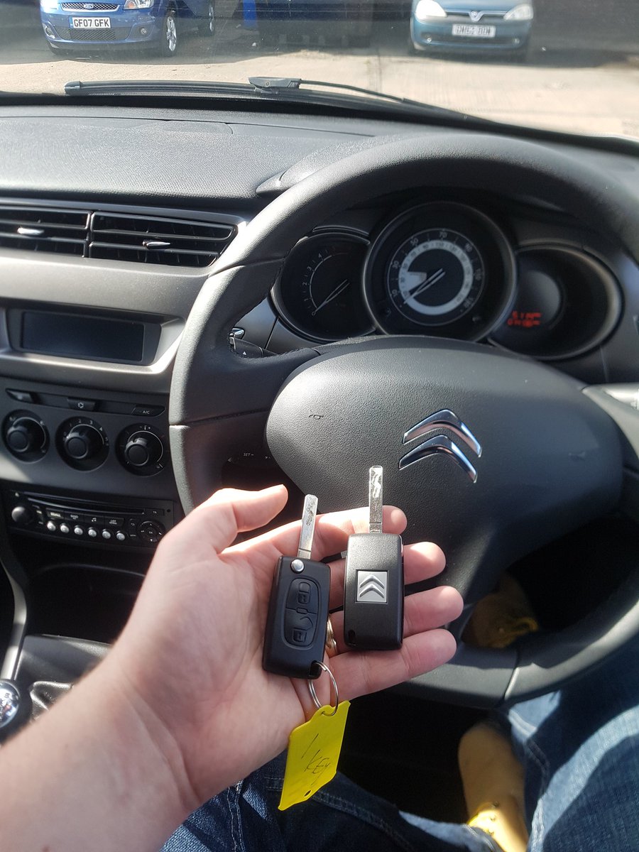 RapidCarKeys's tweet photo. Spare key for a 2009 land rover freelander and a 2002 Honda civic and a Citroen c3 2014.. #getaspare https://t.co/JIgUtcVaZz