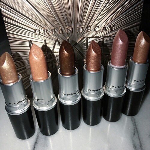 chooseonefab's tweet photo. 49. Choose one ✨💄 https://t.co/W5hZGrKJrt