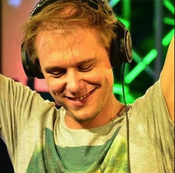 LvAVB_ASOT1PNW's tweet image. #TranceFamily Ssseriousssssss Uplifting with @arminvanbuuren @rubenderonde @asot On #ASOT809😌 In A State of Trance🙈🙈🙈😌💖🤗🙌🏽😎
(Margaret S.-🇺🇸)