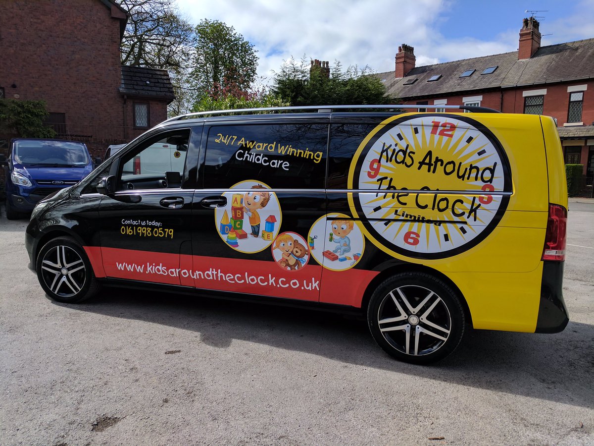 Wefitgraphics's tweet photo. 3 more vans for @kidsaroundthecl look great 👍 #vanwrap https://t.co/MtyzMueCIU