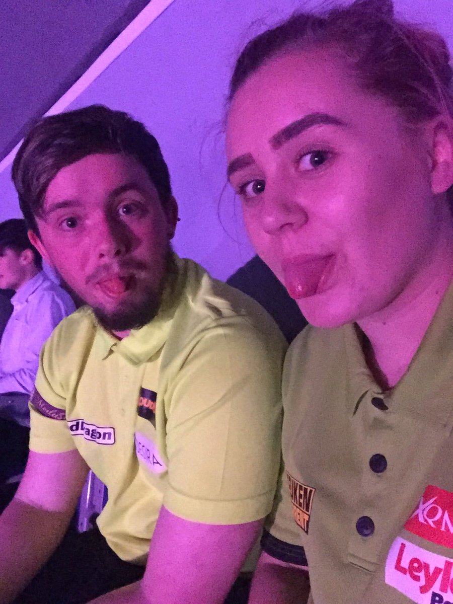 shazz1620's tweet photo. Loving the darts in Liverpool tonight !! #lovethedarts https://t.co/1cpCIwAaBv