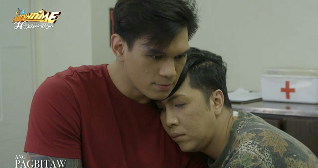 VICEXANNE's tweet photo. Sweet ni Gilbert! π @vicegandako @iamzeuscollins #AngPagbitaw https://t.co/kSpfz4nmtk