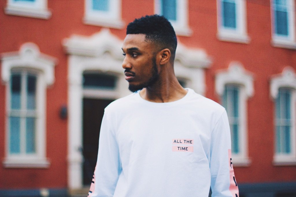 MarSJackSon's tweet photo. Gotta thank @AEO for feature! and most importantly my homie @KeepPghDope with the 📸
peep https://t.co/LkuuM2JX1A
#AEOSTYLE #AEOPartner https://t.co/6roQLTtysk