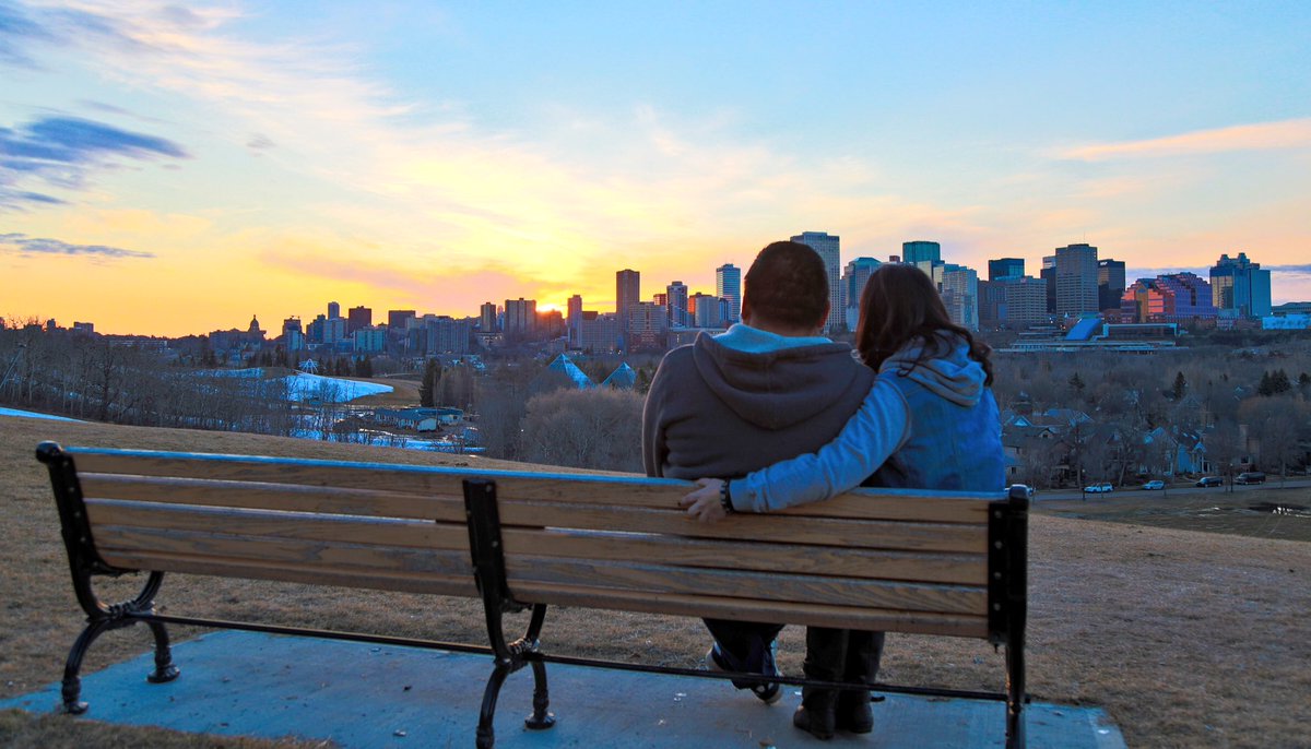 YEGHugo's tweet photo. #Yeg #canada150  #countdown67 #ExploreEdmonton #explorecanada #travelalberta  #Albertaskies #cityofedmonton #sunset #relaxNenjoy https://t.co/EddDvKNiVe