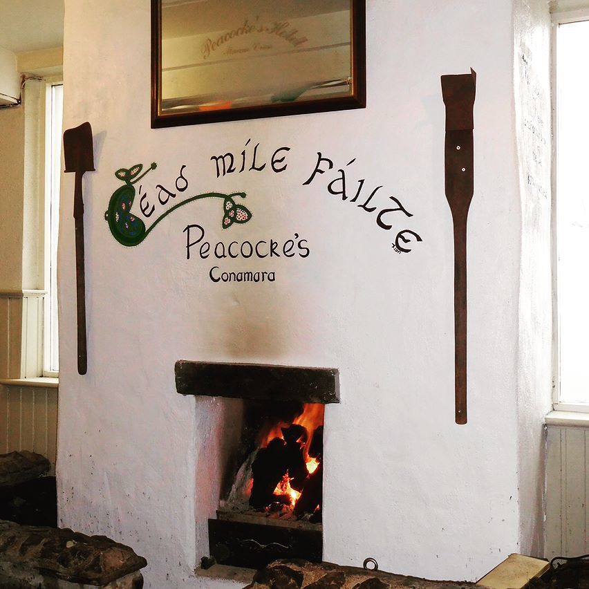 Peacockes_Hotel's tweet photo. One of the most photographed fireplaces has gotten a makeover! #connemara #connemaraloop #ceadmilefailte #irishpro… https://t.co/ivRVWI6hfQ https://t.co/i836dg00QX