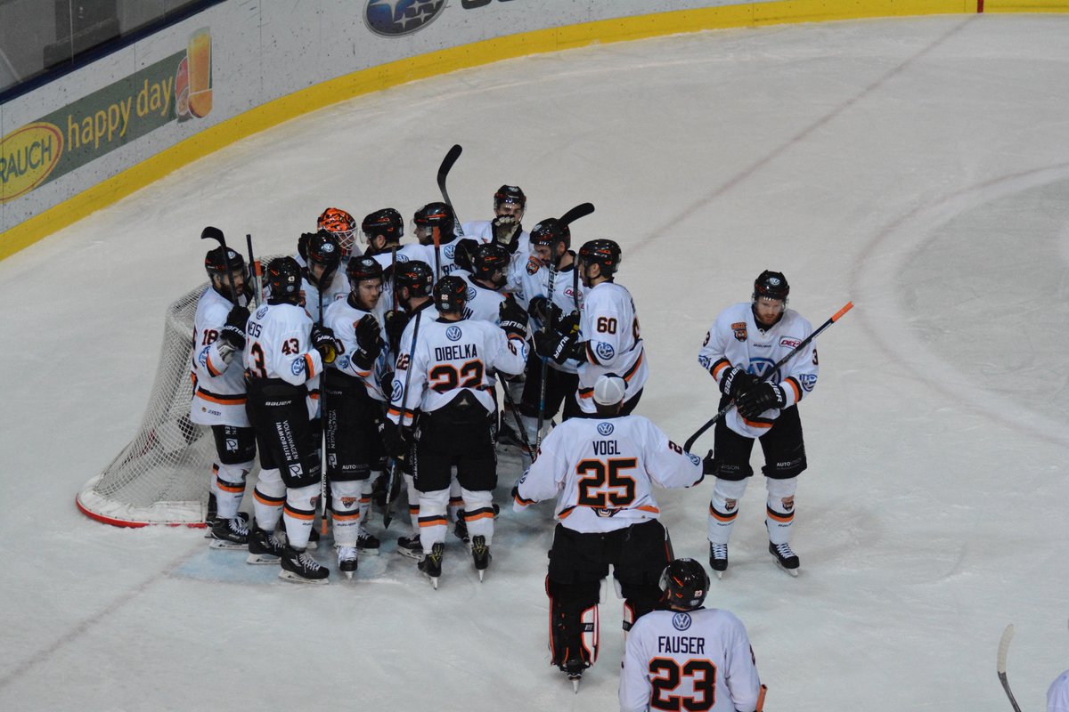 grizzlys_wob's tweet photo. Die #Grizzlys holen sich den ersten Sieg! #geilstezeit #rbmwob https://t.co/bCqylKzNox