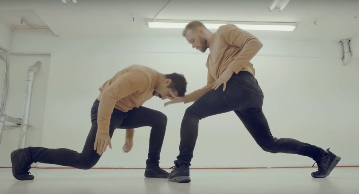 TheDanceCurrent's tweet photo. Can dancefilm capture the intricacies of performance?
Watch #JamesGregg &amp; #Rubberlegz defy tech barriers in Fall >> https://t.co/NflmXJBBTJ https://t.co/I5dojMFnBB