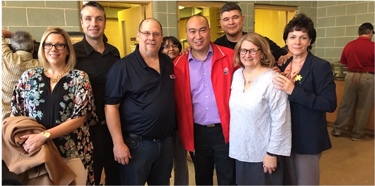JaniceMLPCSeine's tweet photo. Serving Easter breakfast with my colleagues @PCcaucus , staff and volunteers at Agape Table this morning. #bettertogether #agapetable https://t.co/3GcOYnYlNS