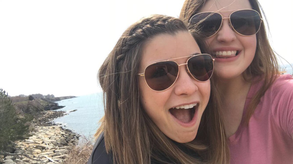 Lindsayy_Sawyer's tweet photo. These memories will last forever⚓️❤️ #springbreakbitches @alexrenna18 @zoieeee1999 https://t.co/pyn8hlx2JF