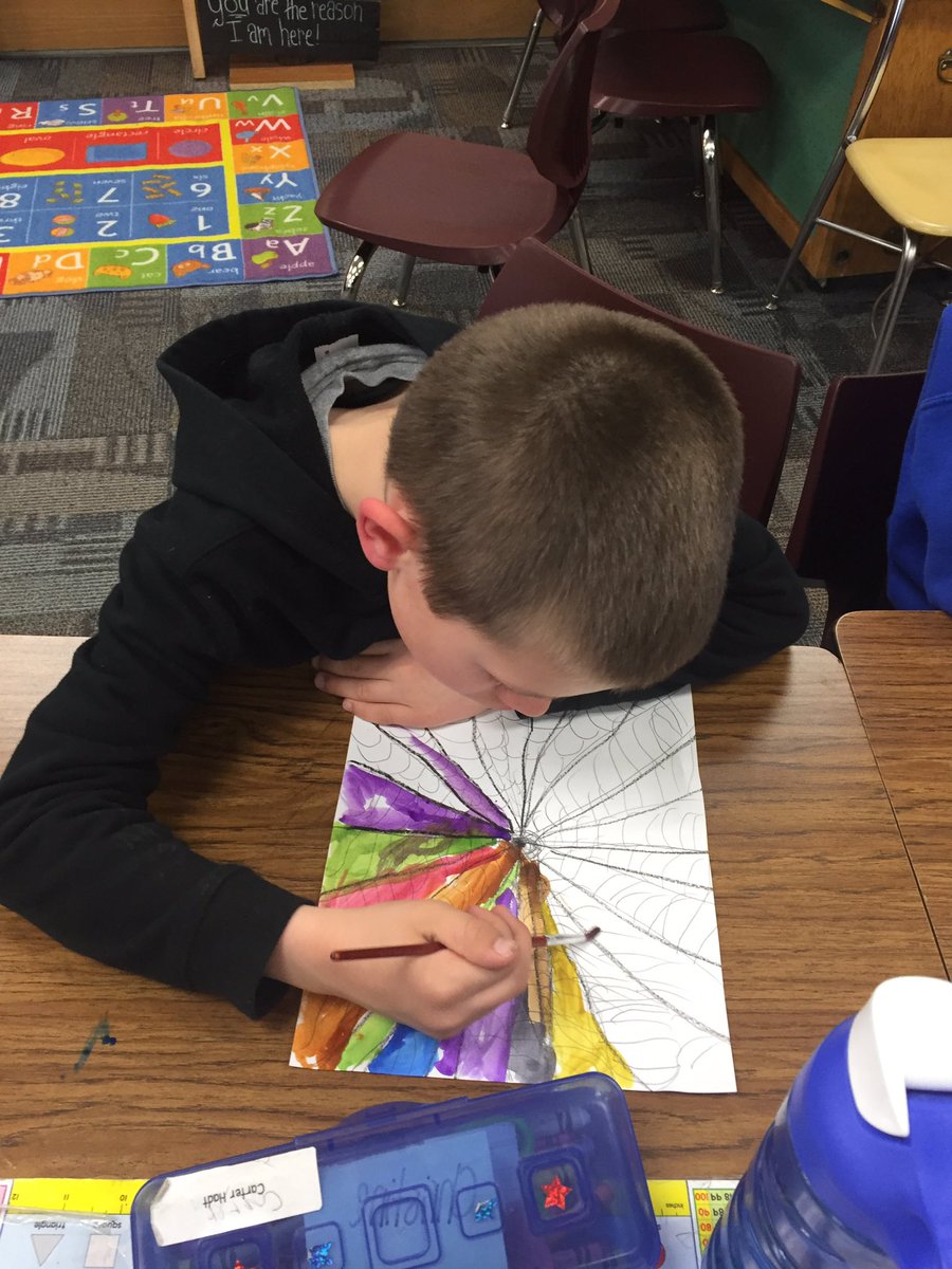 missrpeterson1's tweet photo. Who would've thought learning about spider webs could be so fun?! #orbwebs #integration #mckinleystrong https://t.co/upKDEnW3AQ