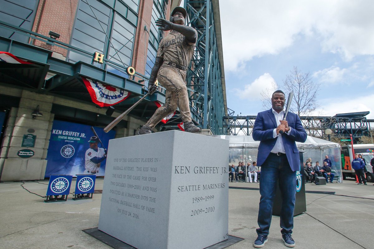 Mariners's tweet image. Junior will forever be outside the house he built.