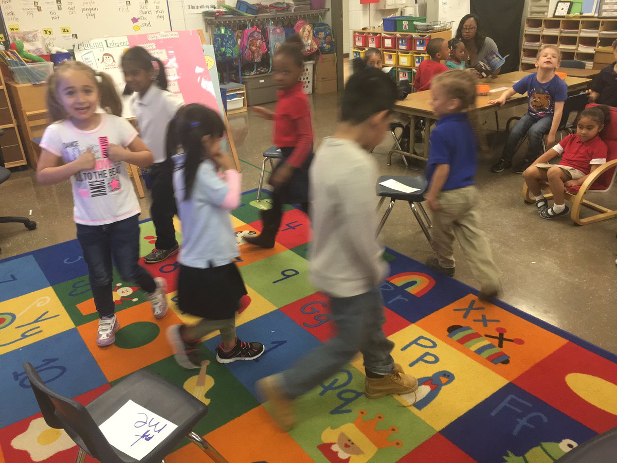 kinderbrock's tweet photo. Musical chairs with word reading! @AssistSupArea4 #wordworkfun https://t.co/EK2bsc0iH4