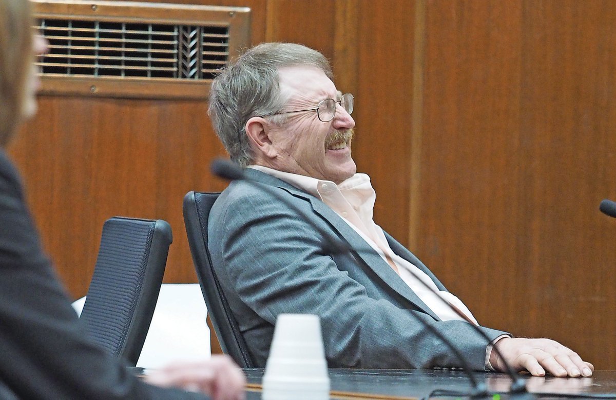 bsteenson's tweet image. Iowa AG says Lindaman sex abuse conviction should be reversed and he should get new trial. #lindaman #he'sback goo.gl/HTJybH