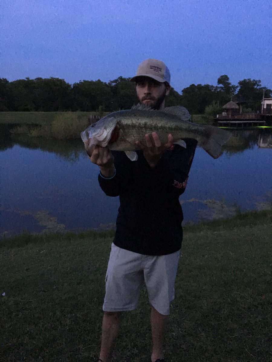 CashCalahan's tweet photo. Fishy fishy fishy. #WrongCamera https://t.co/dNoJi1Gphf