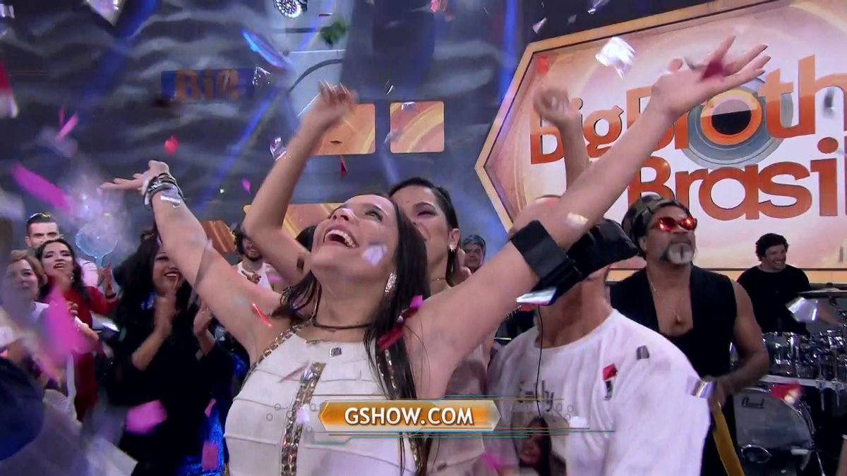 nostrendsbrasil's tweet photo. #EmillyCampeã - @emillyaraujoof é a vencedora do #BBB17

#RedeBBB https://t.co/nXIjchwdBA
