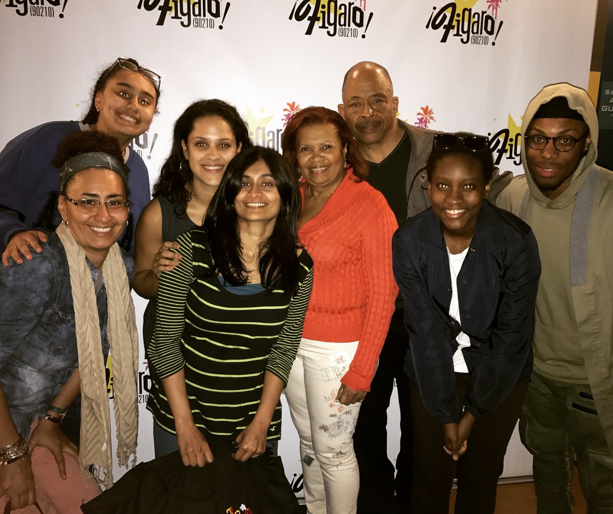 Figaro90210's tweet photo. Members from Public Works came to see #figaro90210 last night for free thanks to our partnership with #singforhope #ThePublicTheater https://t.co/DqZDjU9Qb4