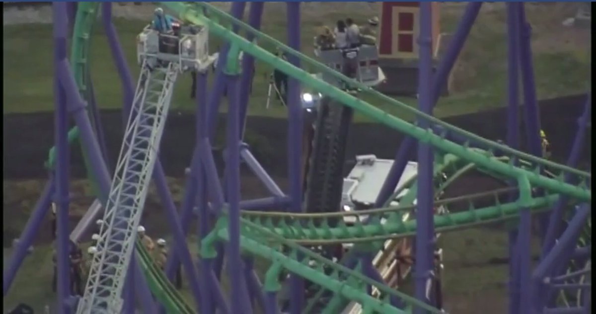 soygabrielzap's tweet photo. ÚLTIMA
Ahora
24 personas están atrapadas a unos 100 pies en una montaña rusa en el parque temático Six Flags America en Bowie, Maryland https://t.co/uciNSa46Ld