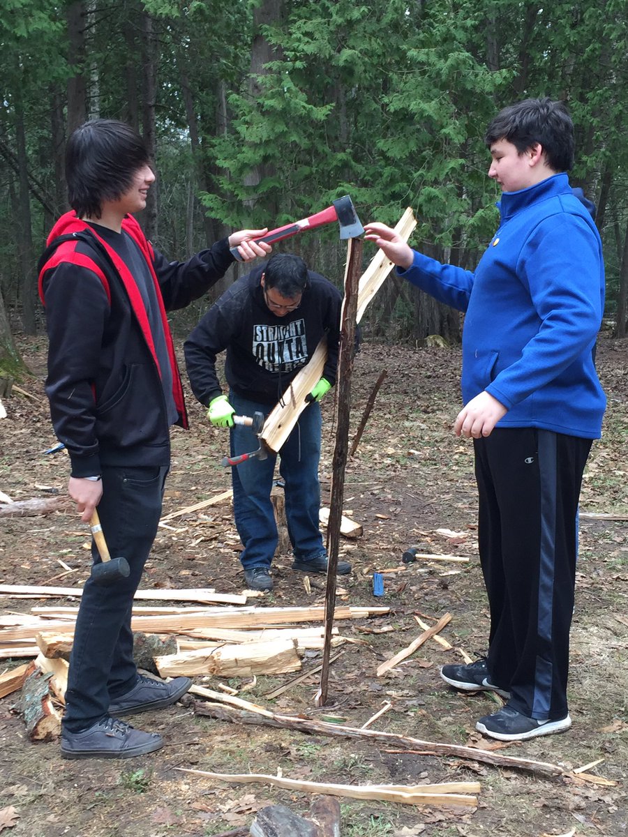 AmelnykAshleigh's tweet photo. Amazing hands on learning this week. So proud of these students.#fnmiscdsb https://t.co/11ElT6coSu