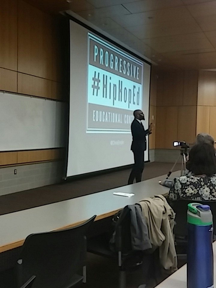 MaleekaTLove's tweet photo. #HipHopEd with Dr. Christopher Emdin at WMU #GoBroncos https://t.co/p20BAejy6t
