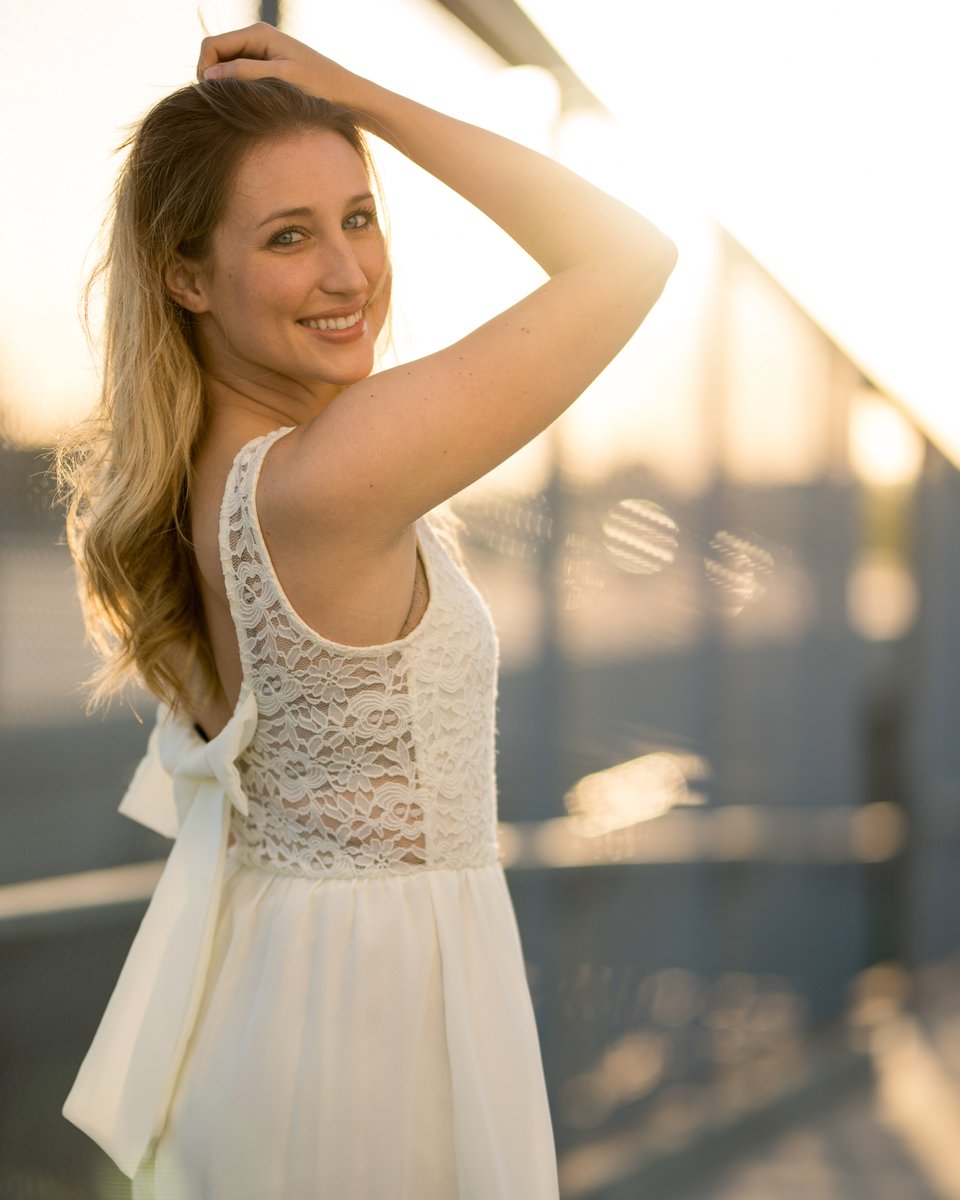 JDScoopPhoto's tweet photo. It's hard to beat that soft light of Golden Hour before sunset or after sunrise #camarillo #portraits #sunset https://t.co/xbrYndpwJw