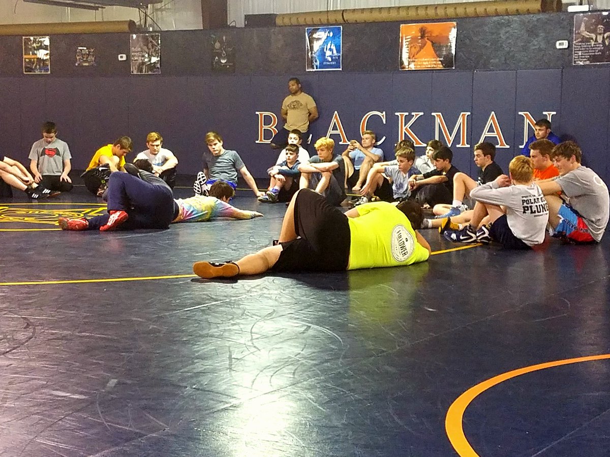 BlazeWrestling's tweet photo. Freestyle and Greco practices.  #leglaces #ironsharpensiron https://t.co/GNY00sU1EL