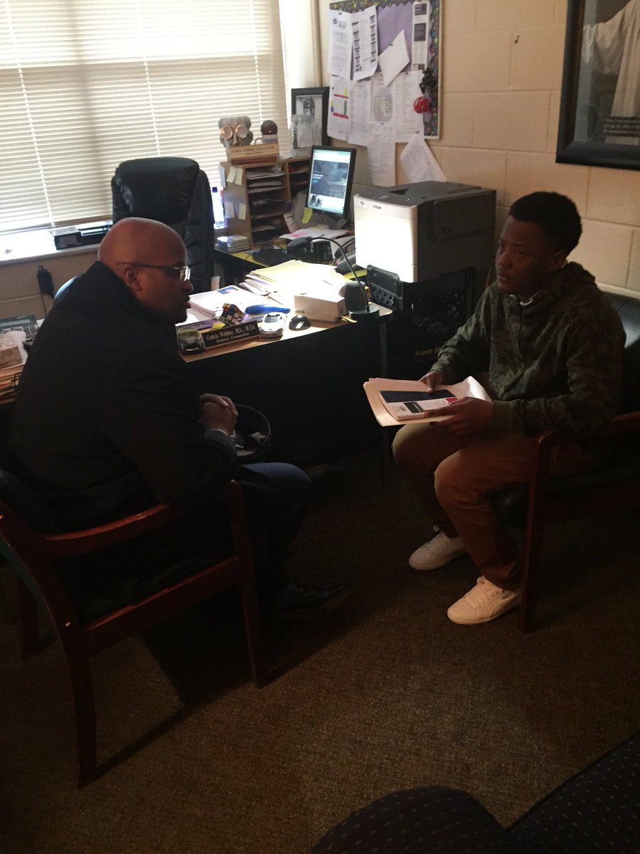 CounselorNbmp's tweet photo. Great People mentoring Great Kids @NeelysBendMP @sitonarcisse @Elliokri @MBrock_Demps @MNPSDirector @MNPScounselors #centralofficementoring https://t.co/oh54DdzBGe