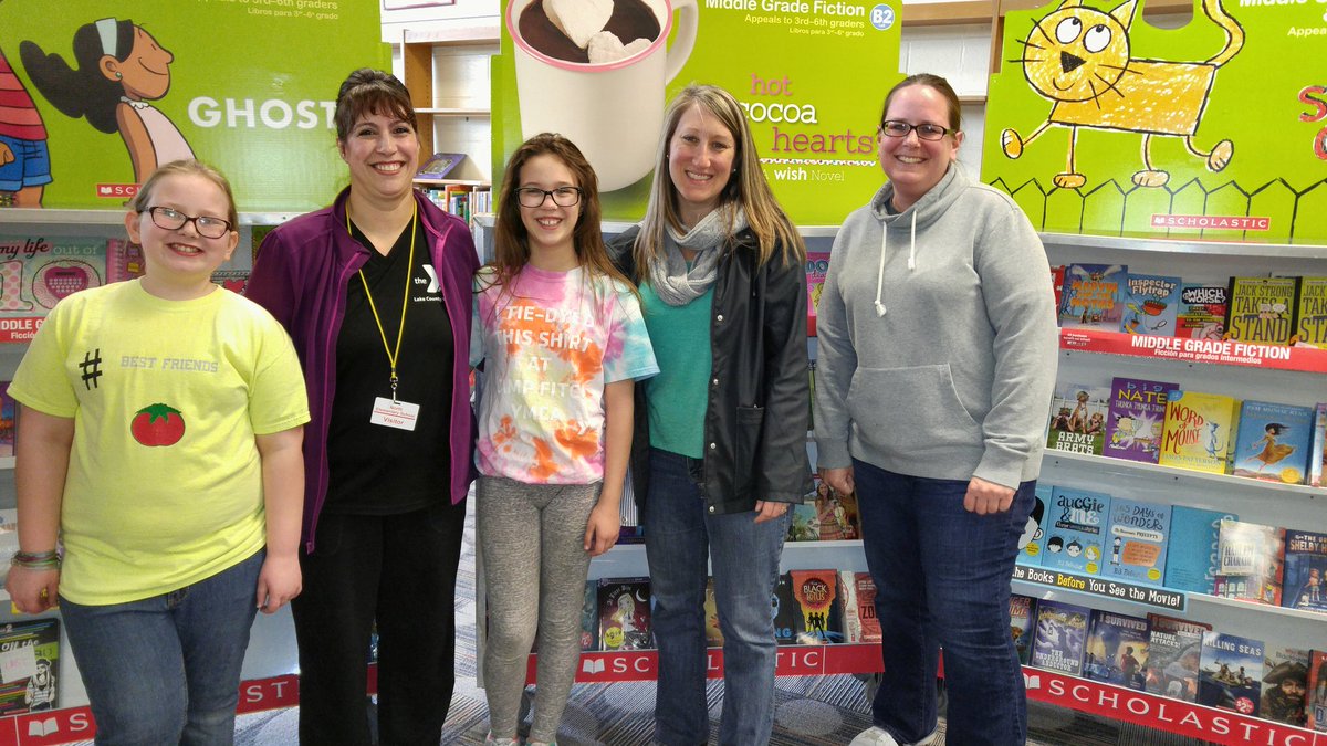 NES_MadisonOH's tweet photo. Volunteers are getting ready for the Book Fair next week at NES.  Literacy Night is Thursday, April 27th from 5:30 to 6:30 #wearemadisonblue https://t.co/sYhTInOAZG