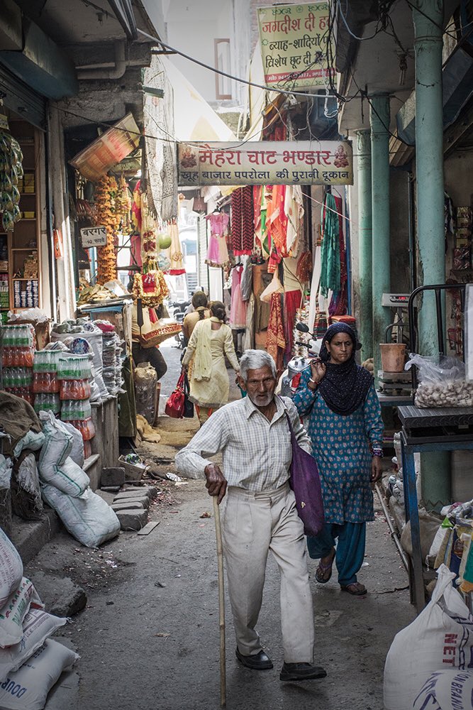 sanleaf's tweet image. Seitenstraße von Paprola im #Himalaya. Jetzt geht es nach Rishikesh - Welthauptstadt der Yogis.

#yoga #ganges #india #photography #travel