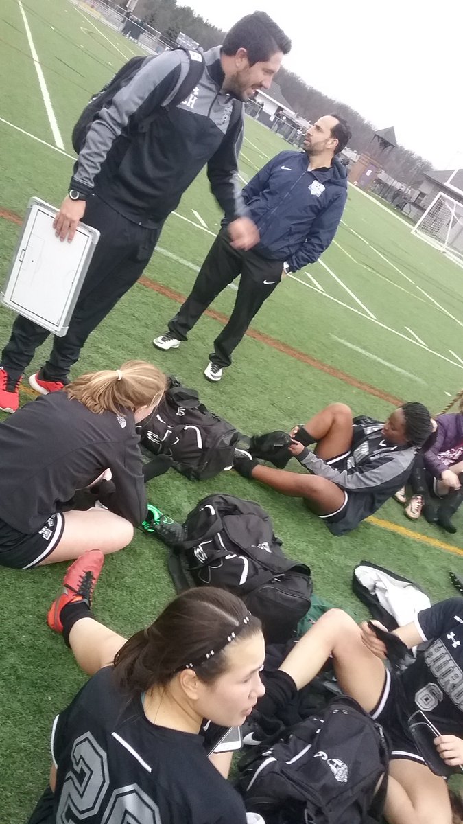 SaraBethOC's tweet image. 1-0 win for varsity #postgametalk @aahathletics @CoachLee85