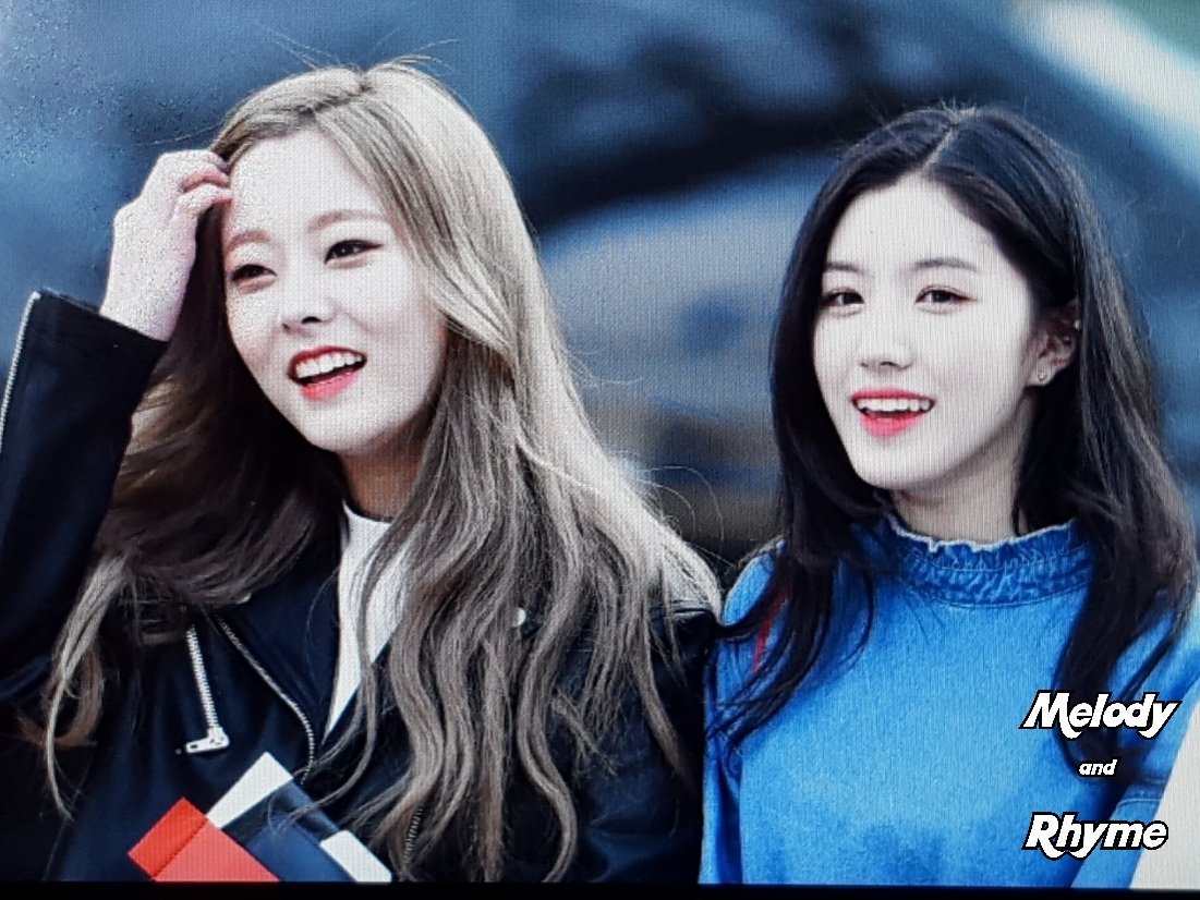 mel98_rhym00's tweet photo. 170414 뮤뱅 출근길 #은우 #정은우 #EUNWOO #시연 #박시연 #XIYEON #프리스틴 #PRISTIN 프리뷰

👩‍❤️‍💋‍👩 @10_PRISTIN https://t.co/3wkle8KUjQ