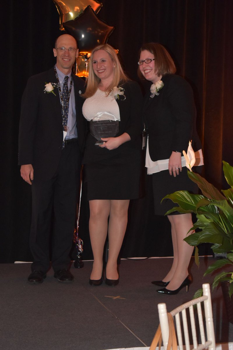 CTBar's tweet photo. Shari-Lynn Cuomo Shore receives the Young Lawyers Section Vanguard Award at "Celebrate with the Stars" #cbastars @CBA_YLS https://t.co/8wgzQcho74