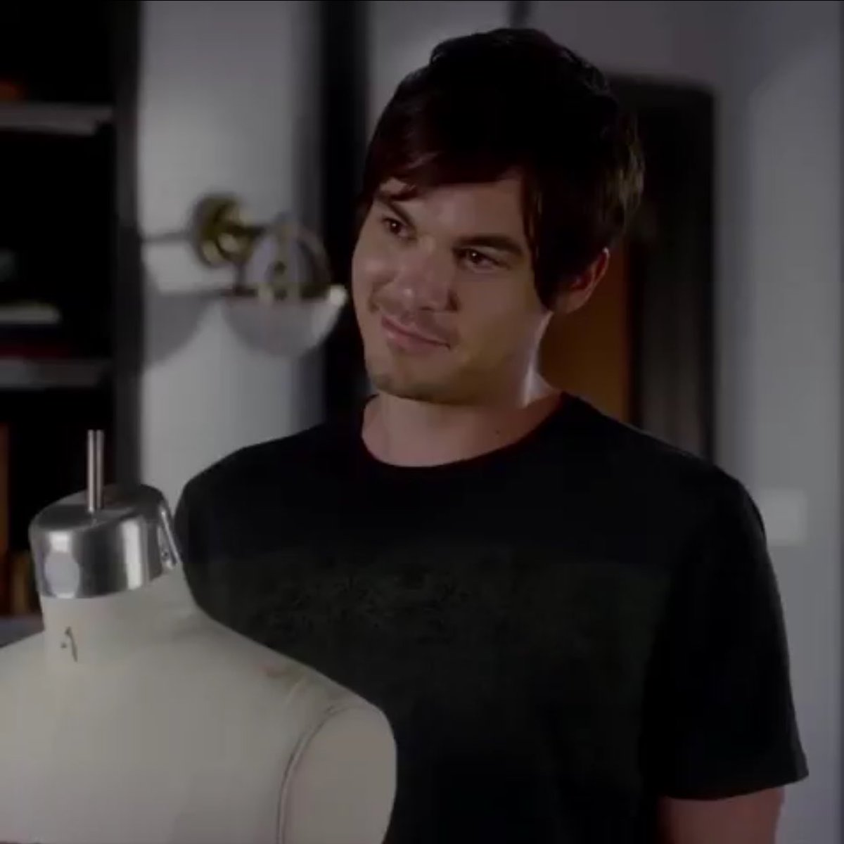 pllsinners's tweet photo. Ezra and Caleb in #PLL7B https://t.co/Qd2CuY5Jyr