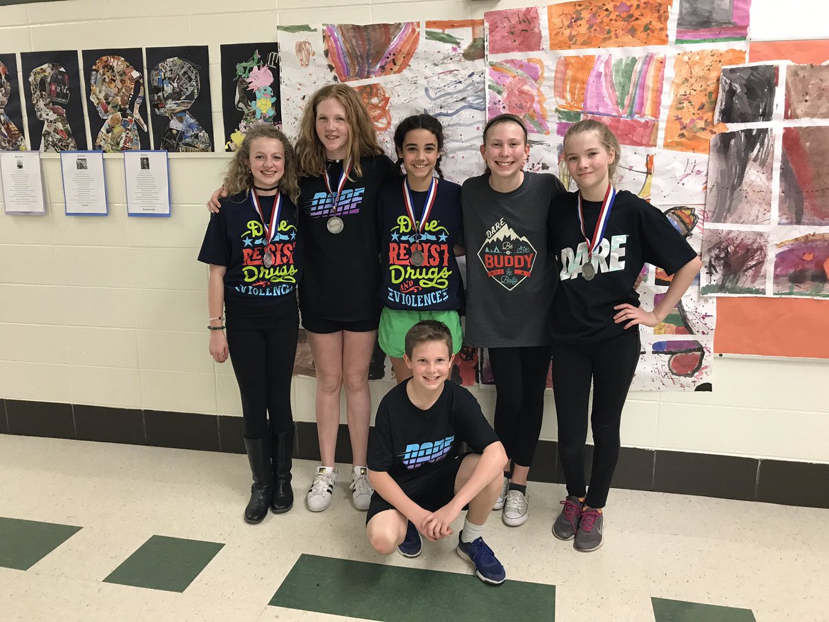 brookwood6th's tweet photo. So proud of all the 6th graders for completing the DARE program. #graduation #brookwoodpride https://t.co/SpVDXD6ViU