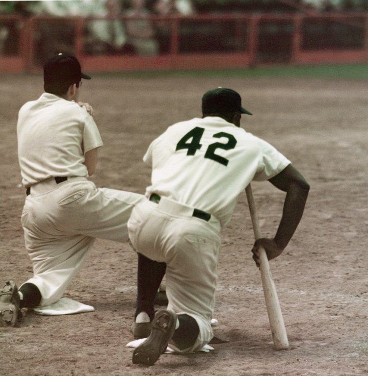 ESPNInsights's tweet photo. 70 years ago today, Jackie Robinson broke MLB's color barrier by playing for the Brooklyn Dodgers against the Boston Braves https://t.co/JjBfNc1xUV