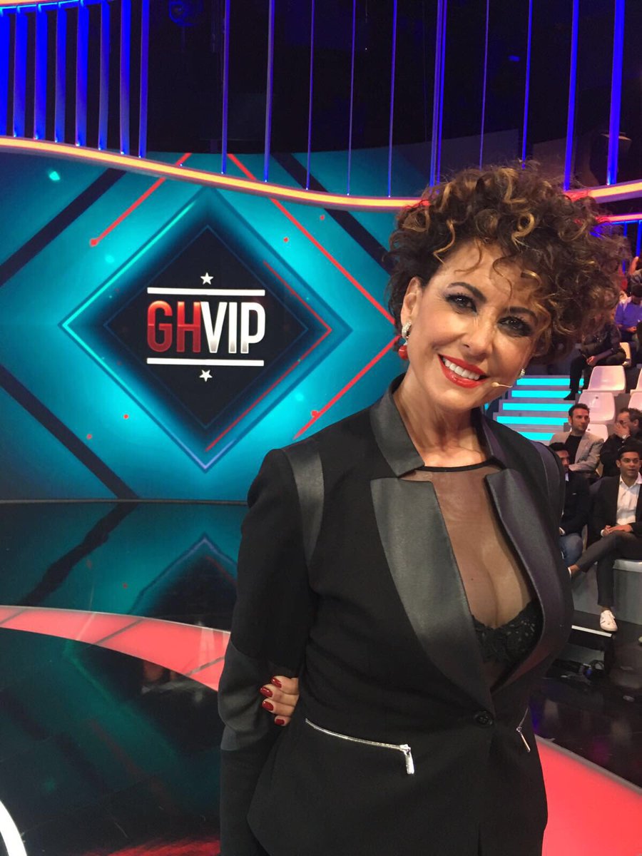 irmalaarma's tweet image. Todo mi cariño para mi @AlyEckmann Ganadora de #GHVIP5 Sueños que no se saben que se tienen y se cumplen.Felicidades!!!.Te quiero mucho💋💋