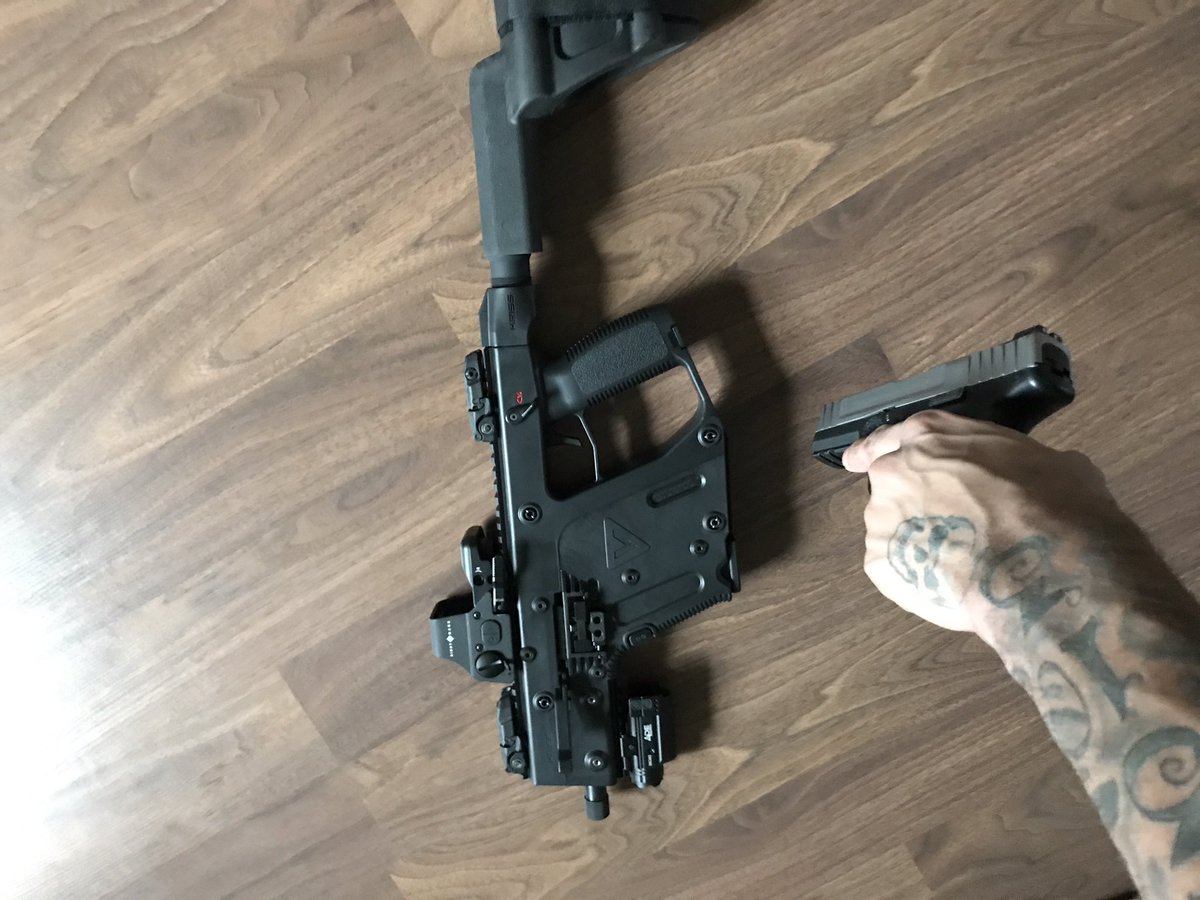 1ManTaliban_'s tweet photo. Gun cost more then them lil shooters y'all be riding in https://t.co/9pm0VR509B