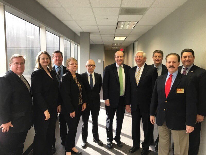 TexasRetailers's tweet photo. Thank you @RepKevinBrady for meeting w/ retail leaders from key Texas companies and #TRA #TXRetail https://t.co/tG2AHbcV53