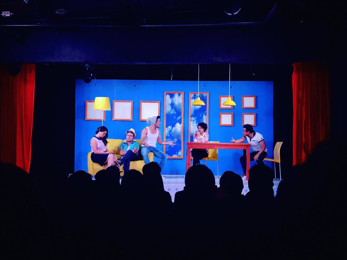 daniel_salinas_'s tweet photo. Inicia un fin de semana de mucho teatro.Arrancamos con #OdioQueMeGustesTanto @OddyEspinosa @KrisnaIsfel @MemoLopezmar @mimonmor @DavidRodvel https://t.co/fQHrxjjTnB